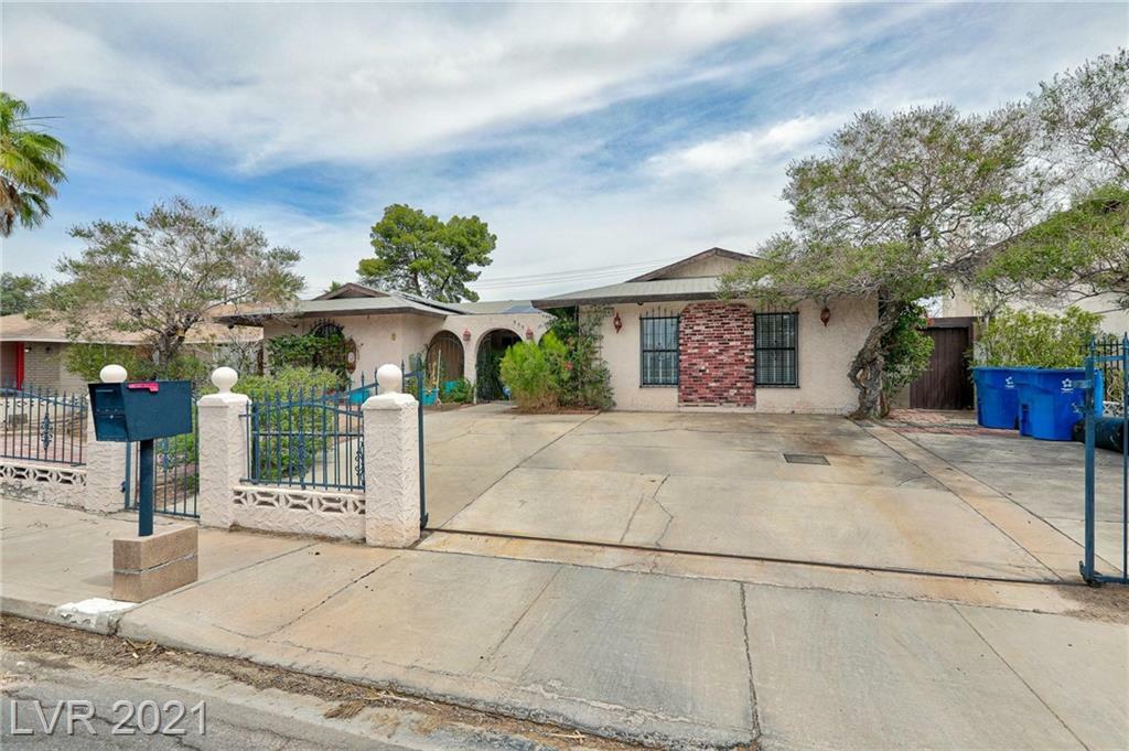 Property Photo: 940 Monika Way NV 89119