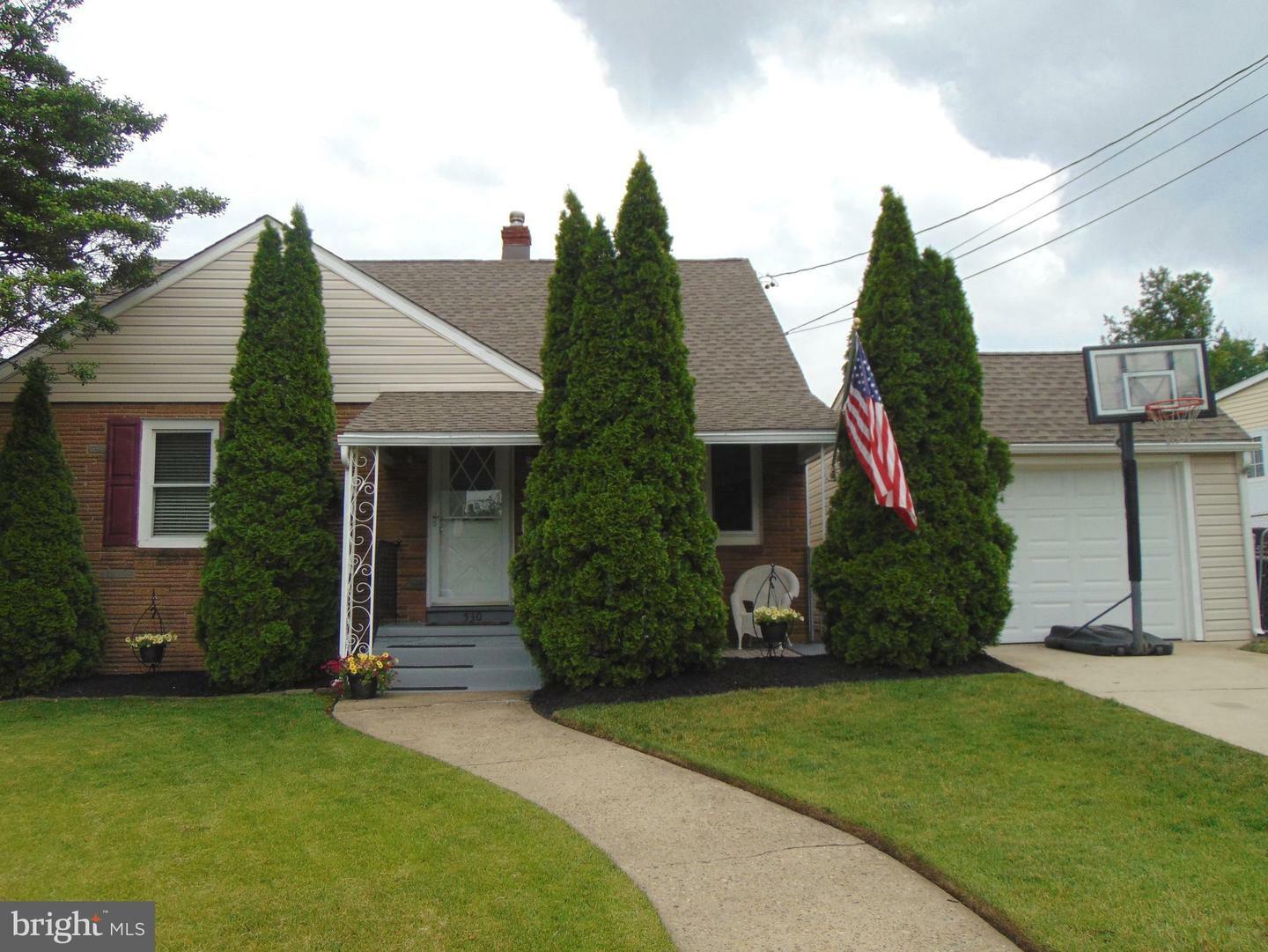 Property Photo:  530 Blanchard Avenue  NJ 08078 