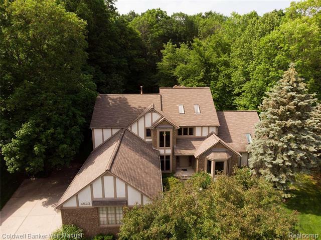 Property Photo:  4523 Wintergreen Drive  MI 48098 