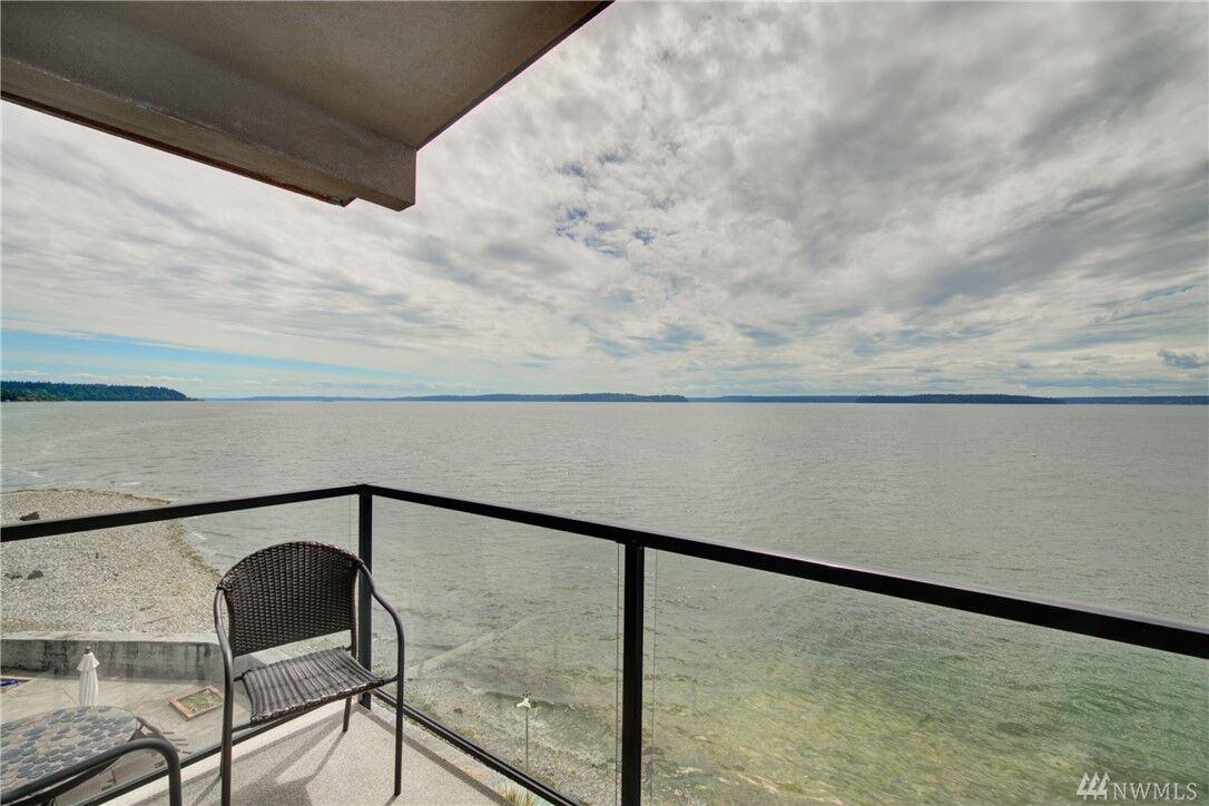 Property Photo:  4119 Beach Dr SW 4  WA 98116 