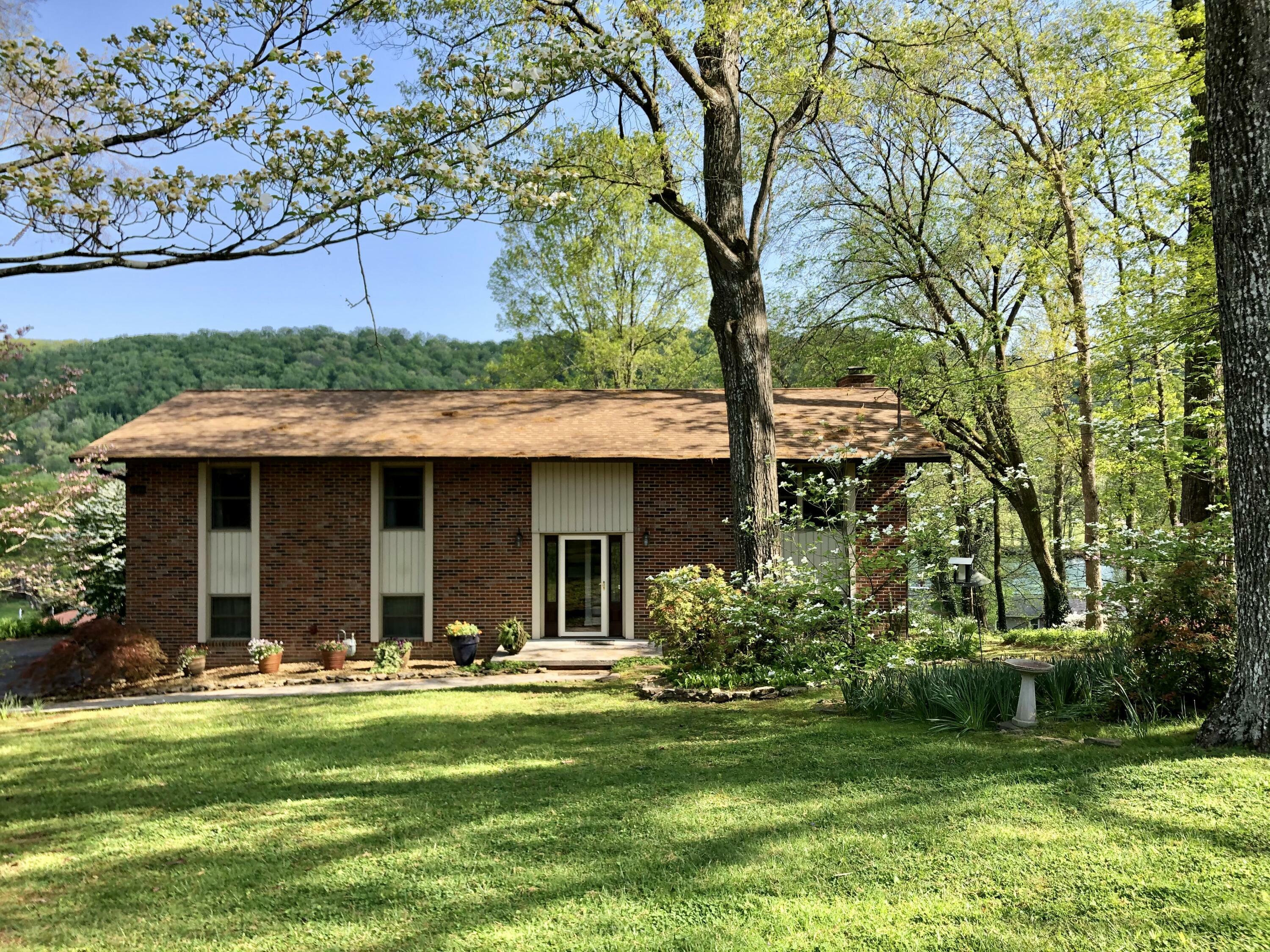 Property Photo:  517 Gibbs Ferry Rd  TN 37716 