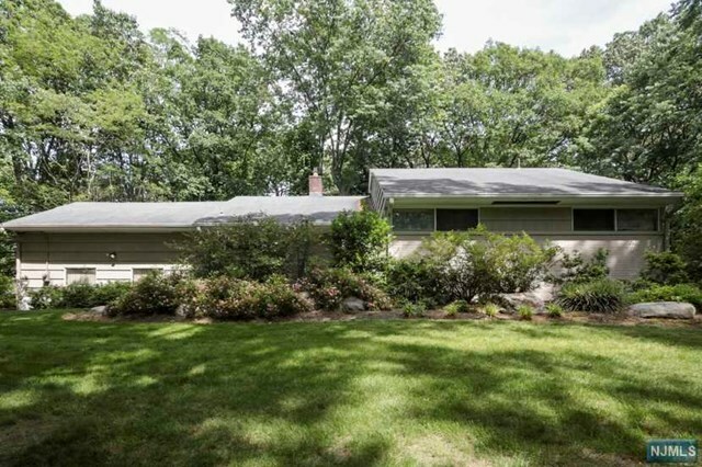 Property Photo:  6 Brookview Terrace  NJ 07642 