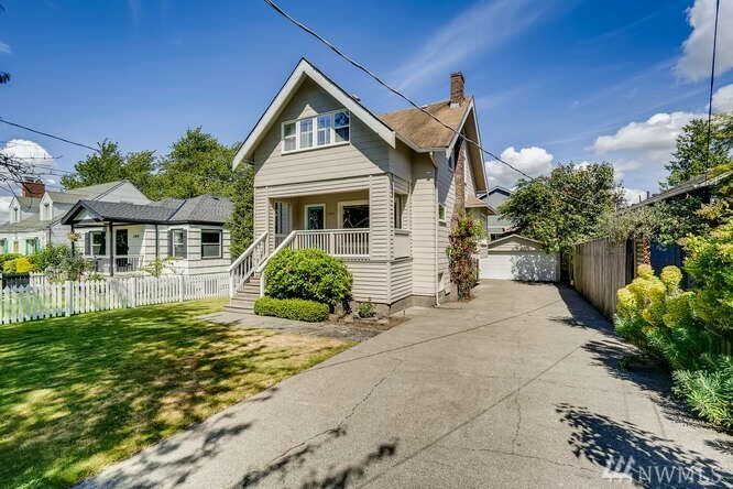 Property Photo:  3420 40th Ave SW  WA 98116 