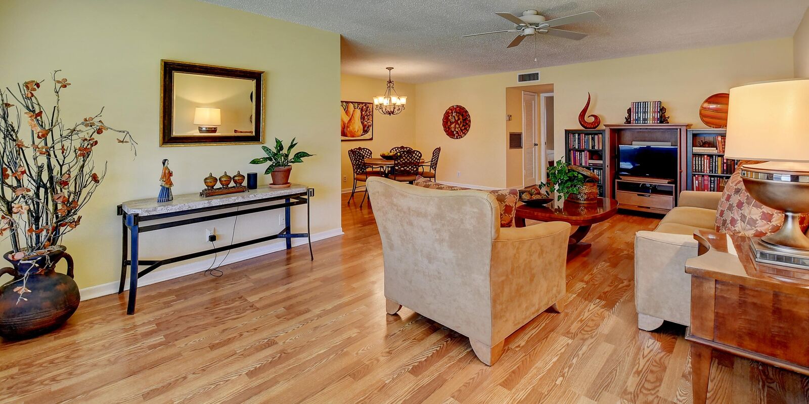 Property Photo:  1000 E Circle Terrace C  FL 33445 