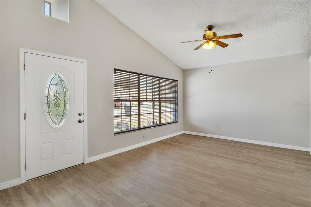 Property Photo:  9450 Dearmont Avenue  FL 32825 