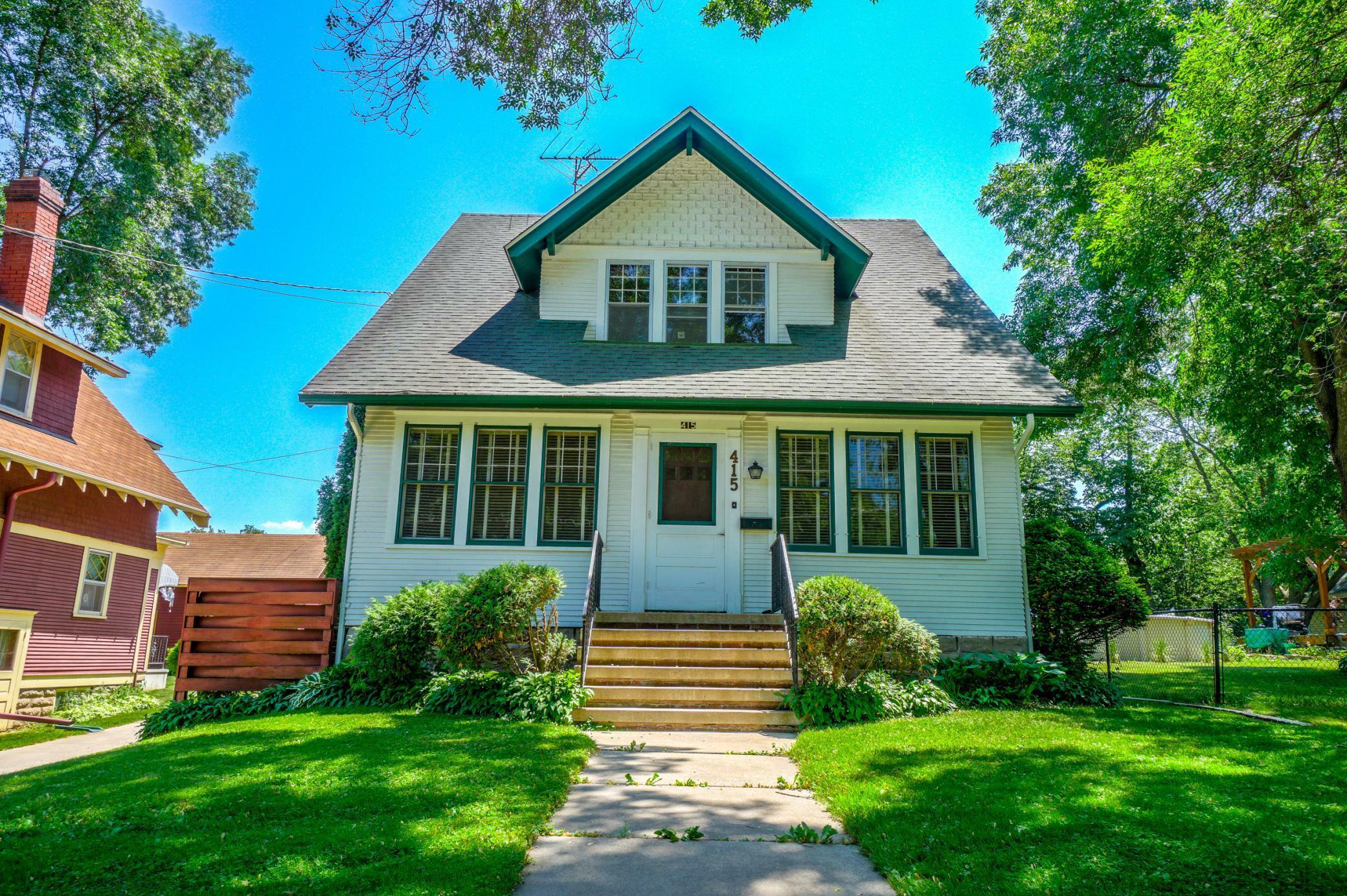 Property Photo:  415 Pine Street W  MN 55082 