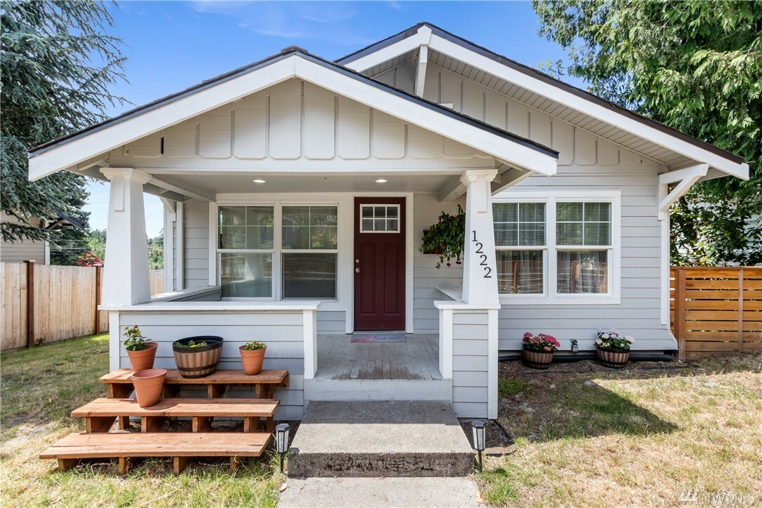 Property Photo:  1222 S Stevens St  WA 98405 