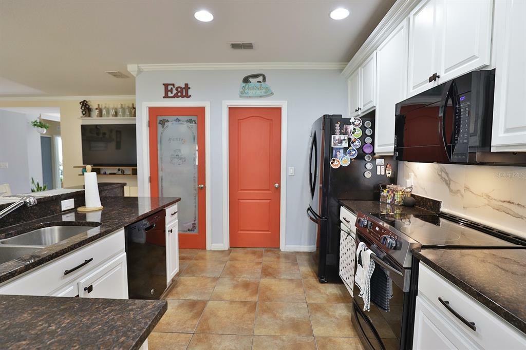 Property Photo: 1007 Susan Drive FL 33853