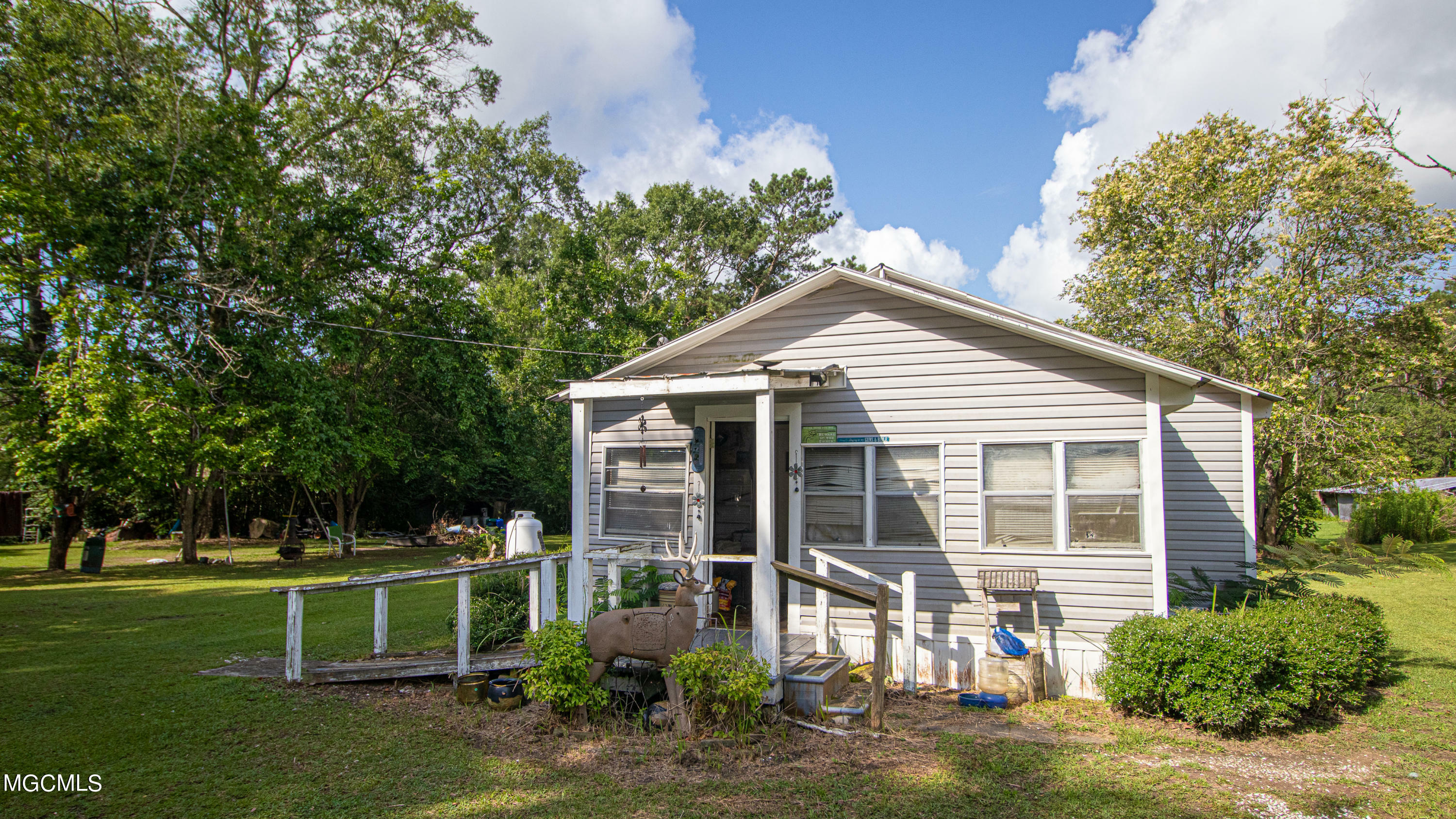 Property Photo:  3528 Sammie Hearndon Road  MS 39562 