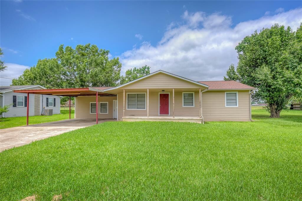 Property Photo:  405 Sterling Hart Drive  TX 75428 