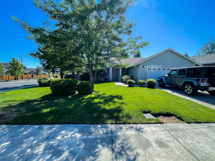 1910 SW 37th Street  Redmond OR 97756 photo