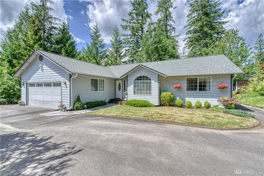 Property Photo:  440 E Lakeland Dr  WA 98524 