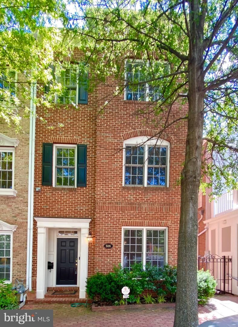 Property Photo:  506 Pendleton Street  VA 22314 