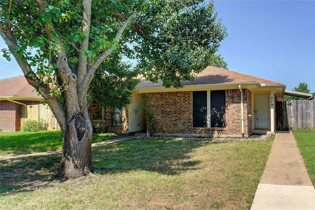 Property Photo: 719 Cory Street TX 76051