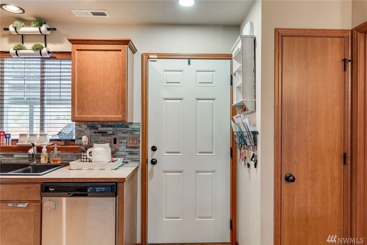 Property Photo:  2153 Roper Lane  WA 98801 