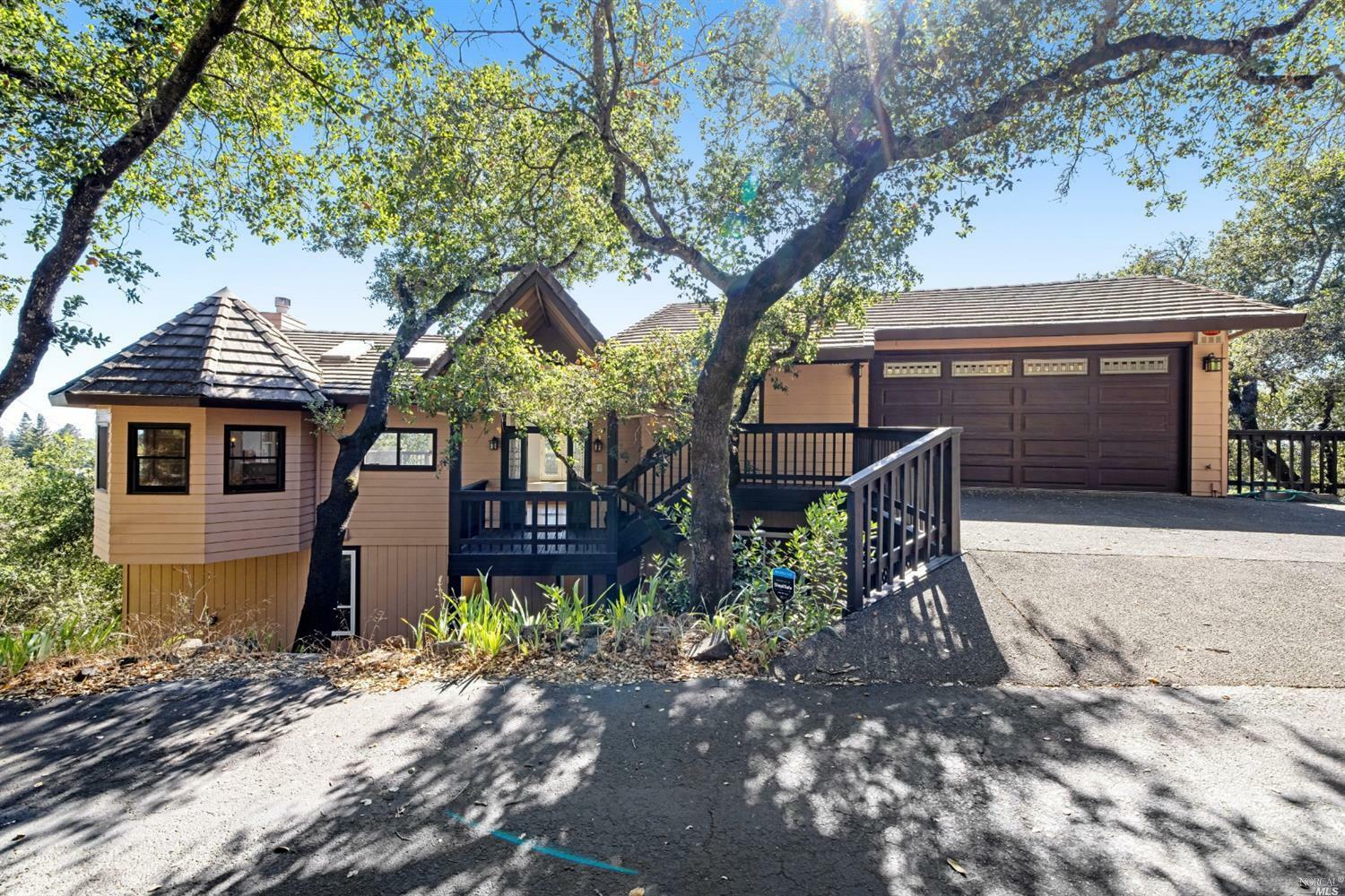 Property Photo:  2348 Rogers Way  CA 95404 