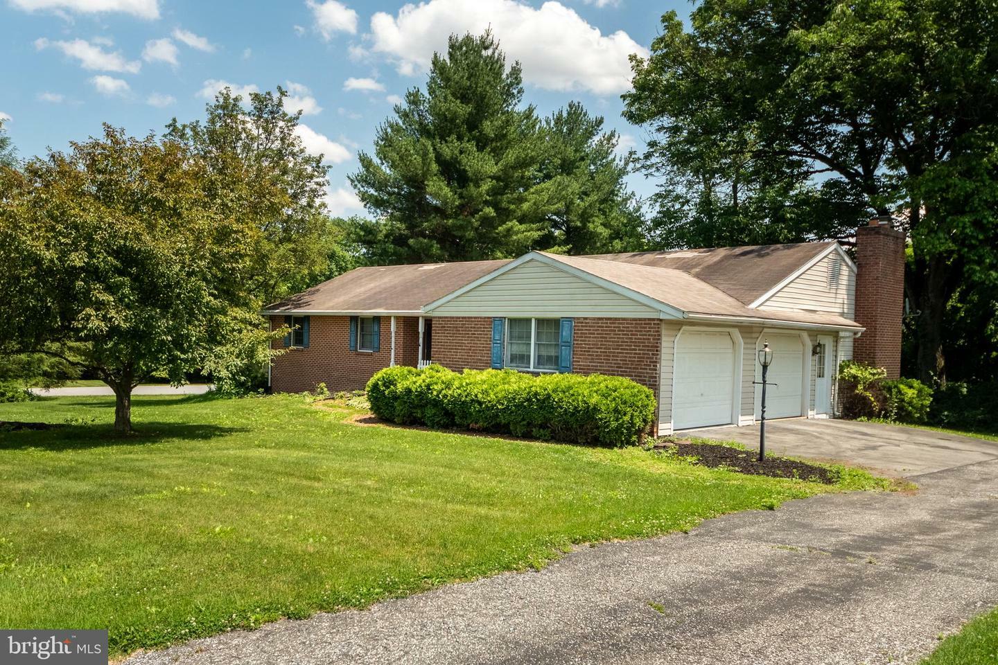 Property Photo:  15 Apple Lane  PA 17022 