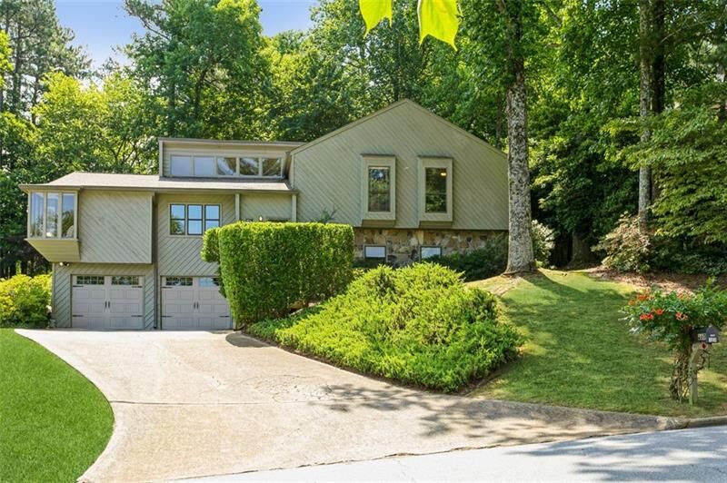 Property Photo: 160 Spring Ridge Drive GA 30076