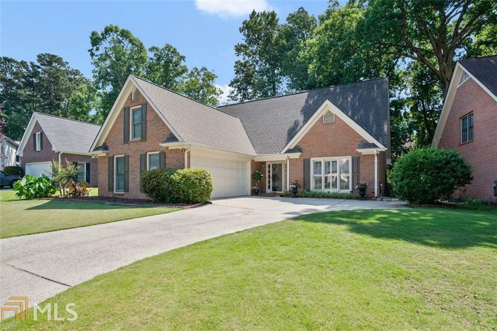 Property Photo:  321 Devon Court  GA 30004 