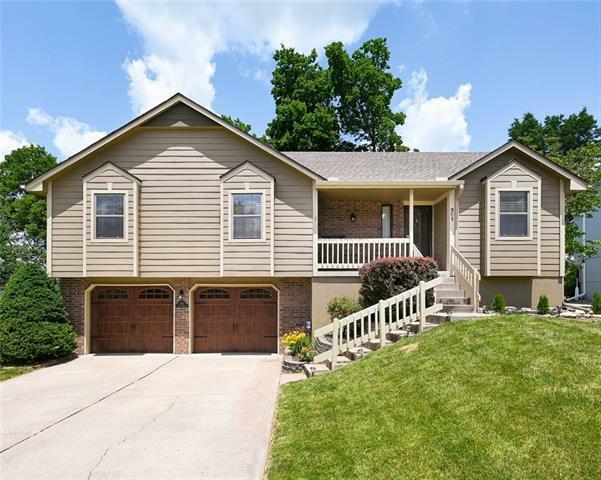 301 NW Acorn Drive  Blue Springs MO 64014 photo