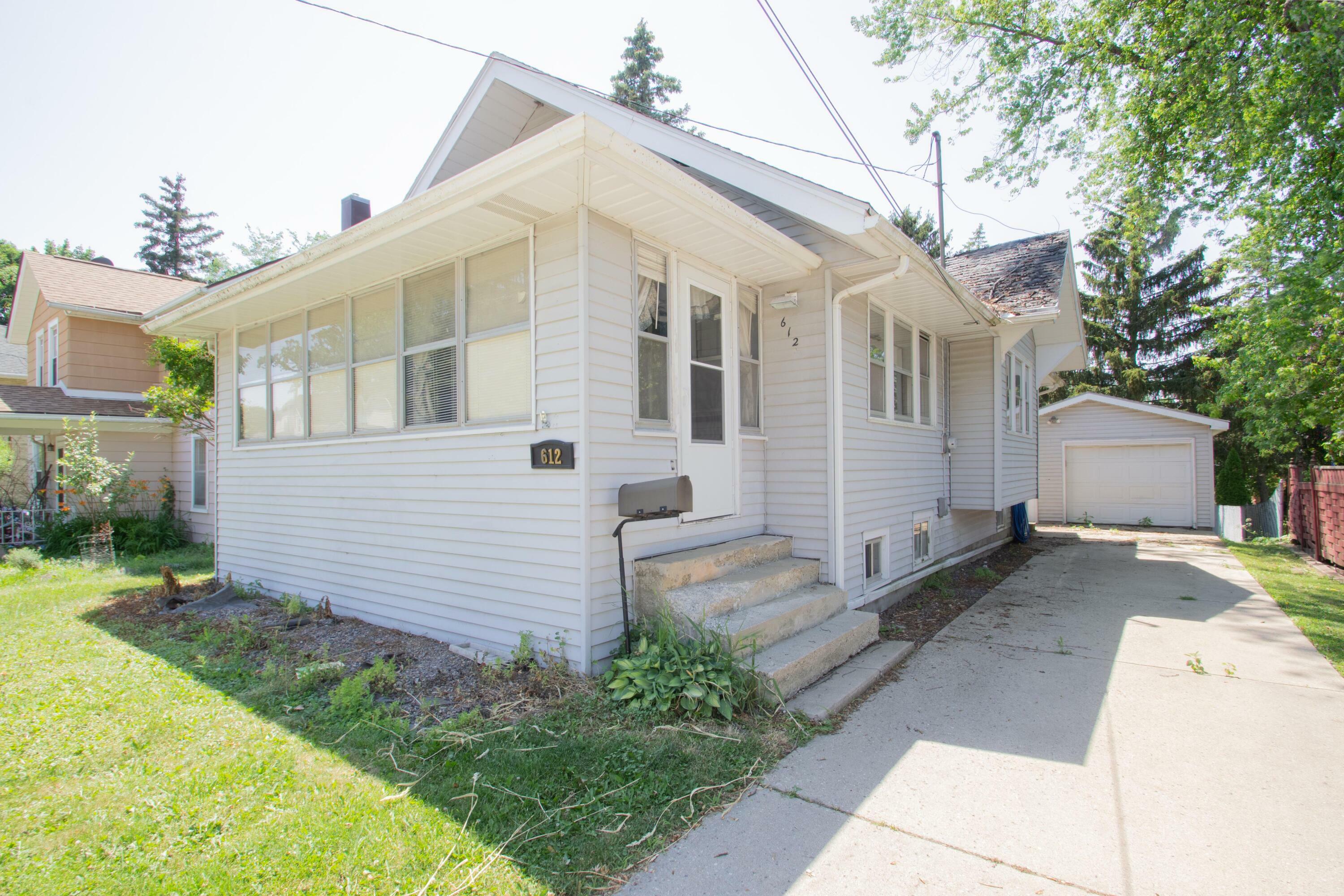 Property Photo:  612 S Eleventh St  WI 53094 