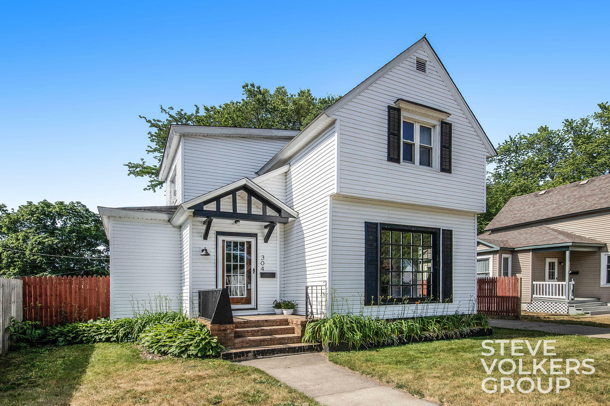 Property Photo:  304 W 14th Street  MI 49423 