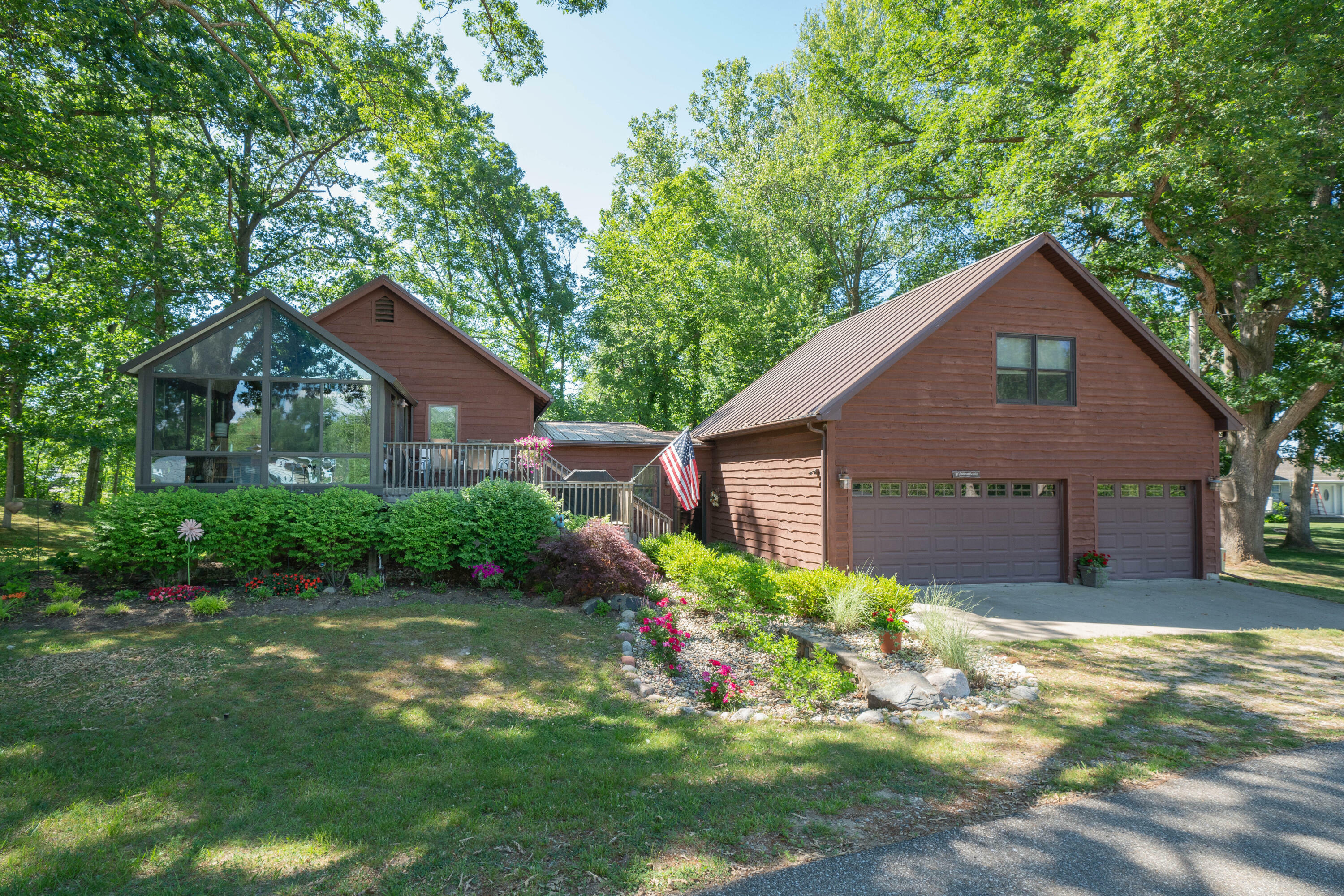 Property Photo:  45598 Peninsula Drive E  MI 49056 