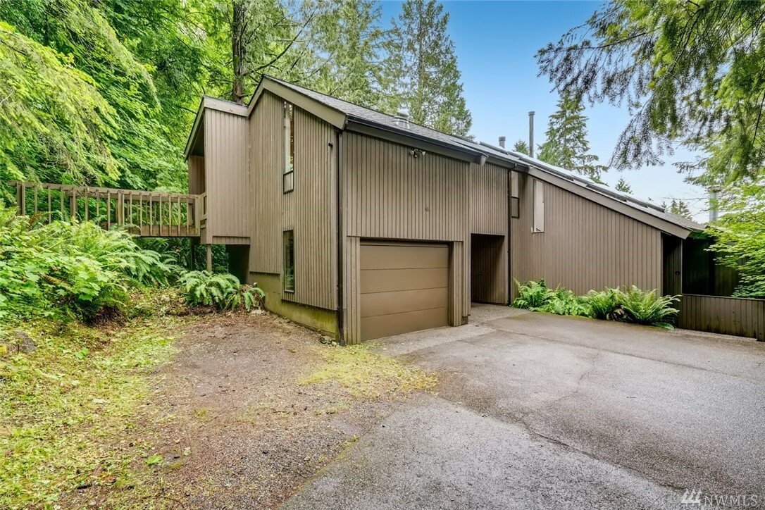 Property Photo:  17927 E Spring Lake Dr SE  WA 98058 