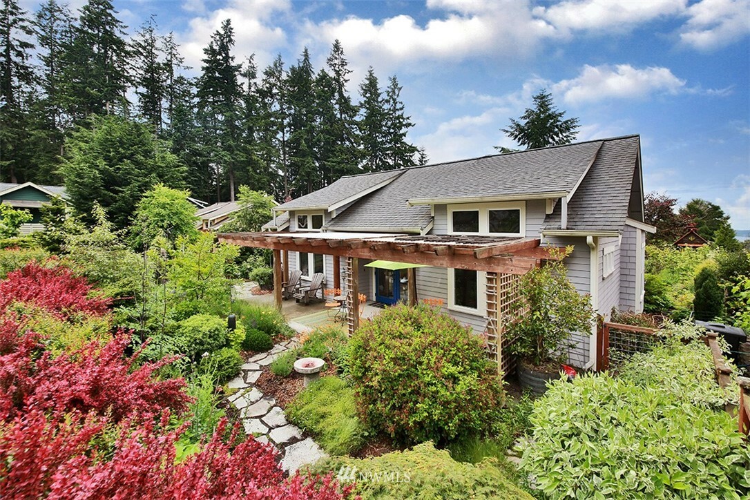 Property Photo:  283 Laurel Loop  WA 98260 