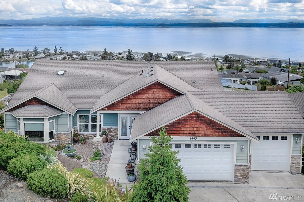 Property Photo:  1443 Sloan Place  WA 98282 