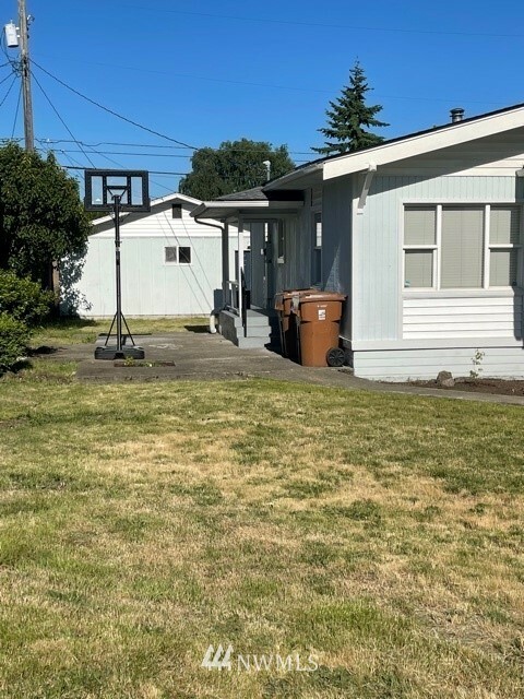 Property Photo:  6838 S Montgomery Street  WA 98409 