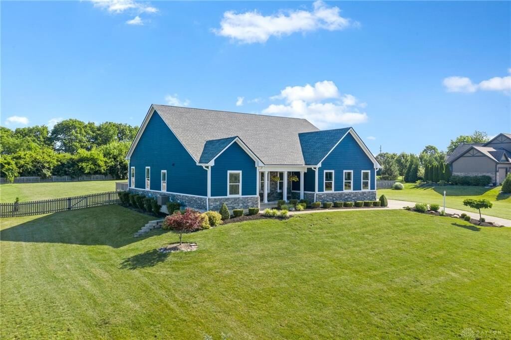 Property Photo: 2098 Estates Court OH 45066