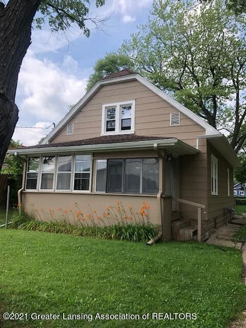 Property Photo: 713 Orchard Glen Avenue MI 48906