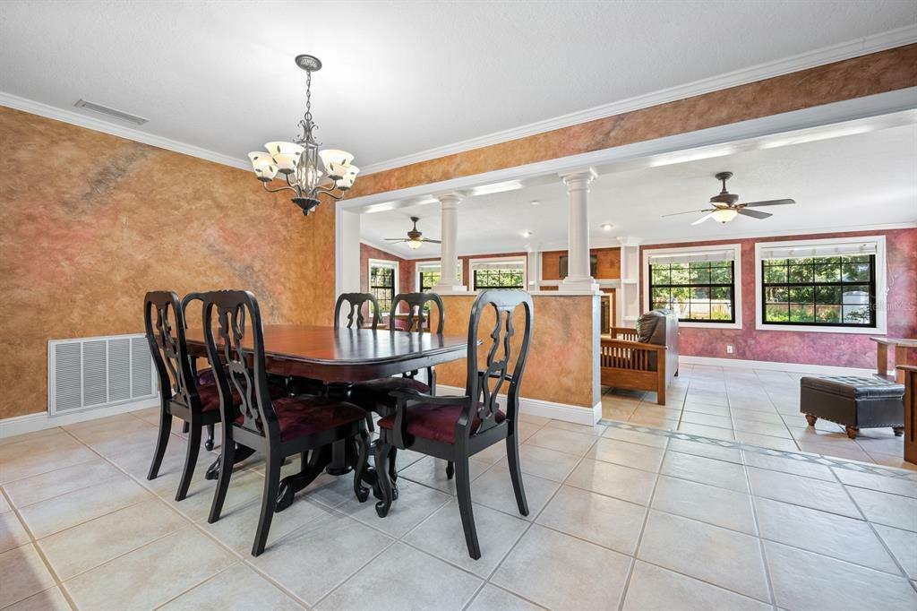 Property Photo:  3208 King William Circle  FL 33584 