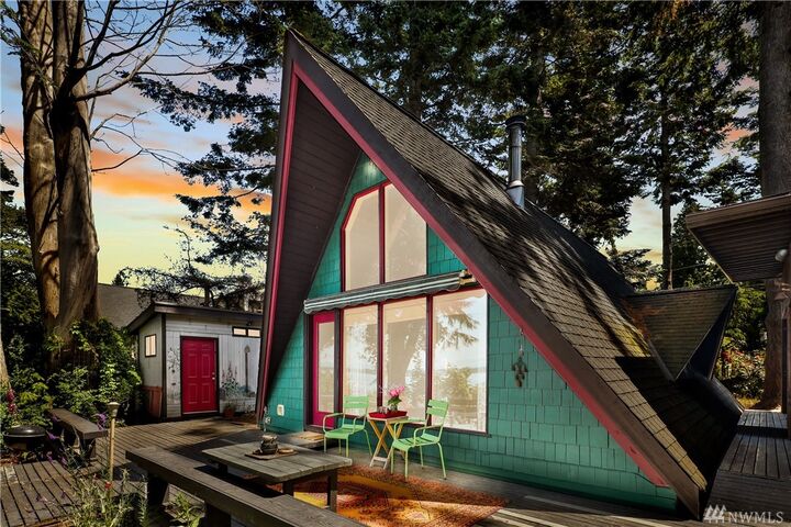 Property Photo:  6953 Birch Bay Dr  WA 98230 