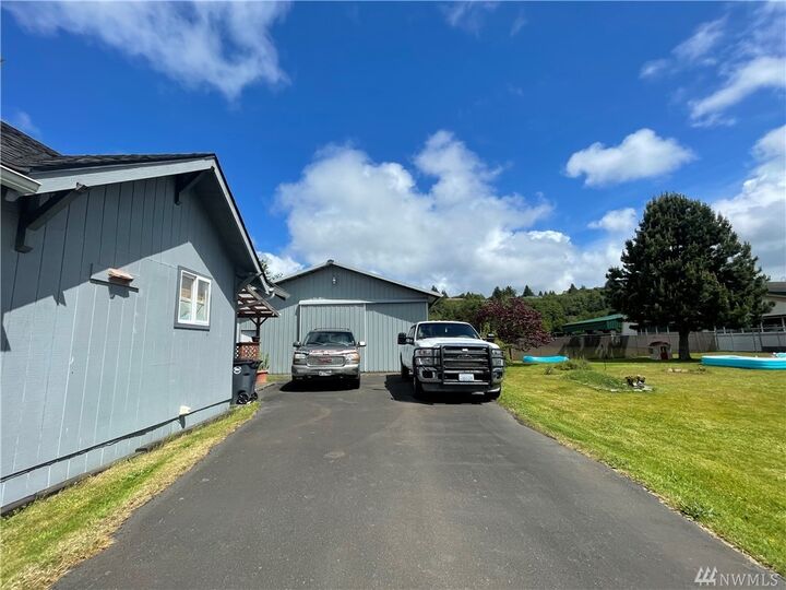 Property Photo:  207 W Emerson Ave  WA 98550 
