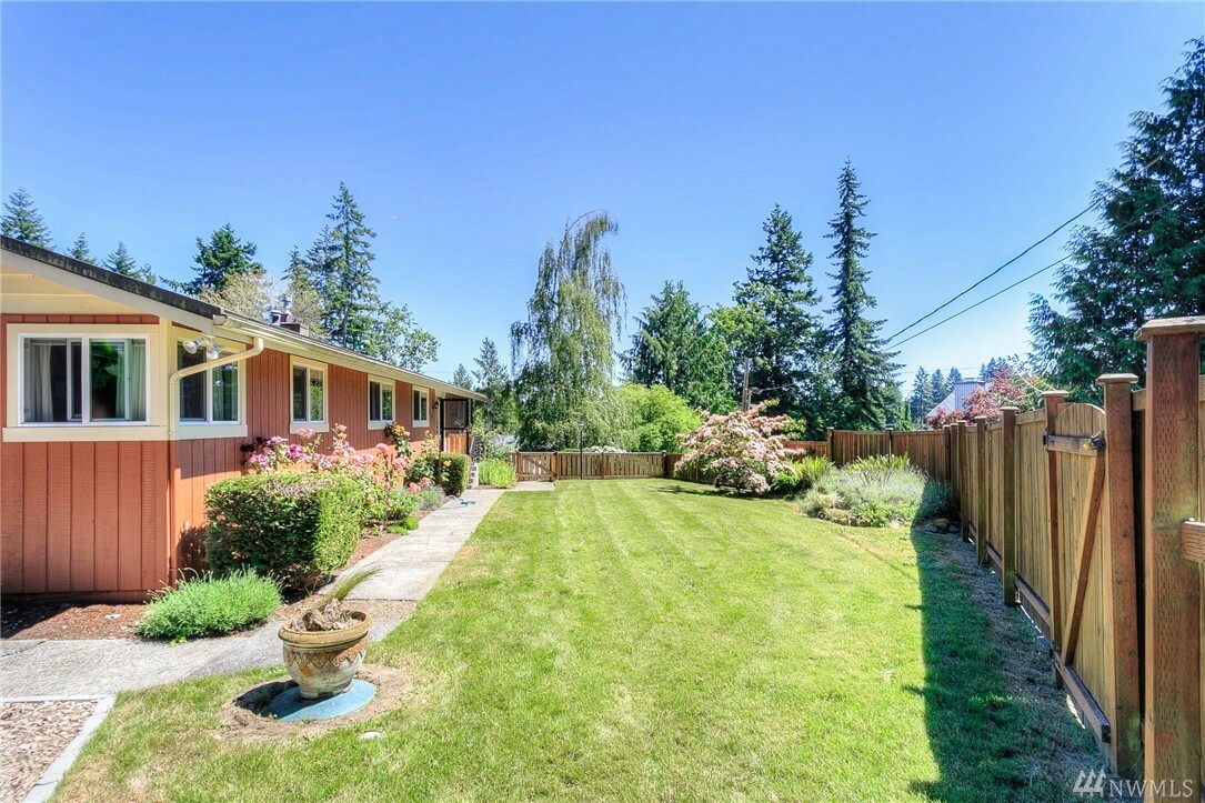 Property Photo:  616 SW 312th St  WA 98023 