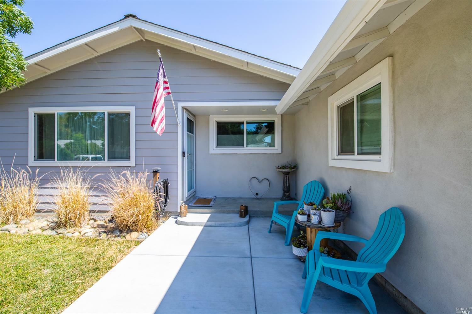 Property Photo:  215 Albany Avenue  CA 95687 