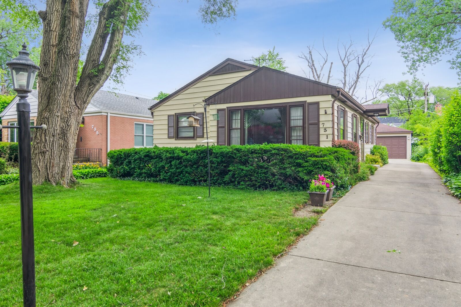 Property Photo:  731 Arbor Lane  IL 60025 