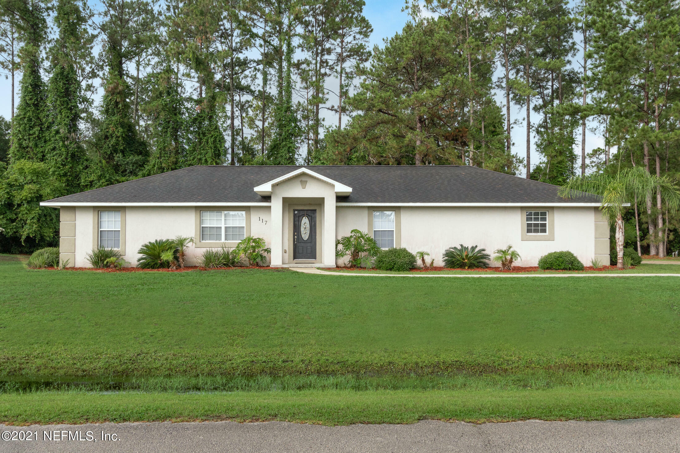 117 W Camelot Drive  Palatka FL 32177 photo