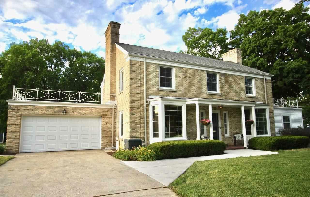 Property Photo:  1865 Sherwood Dr SW  WI 53511 