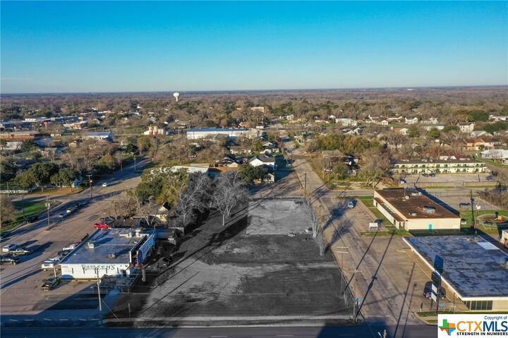 Property Photo: 1407 N Navarr0 TX 77904