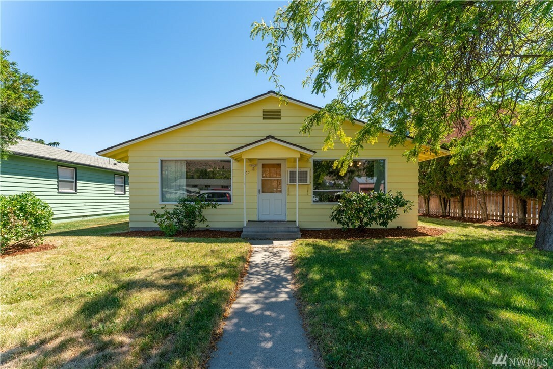 Property Photo: 309 W Nixon Ave WA 98816