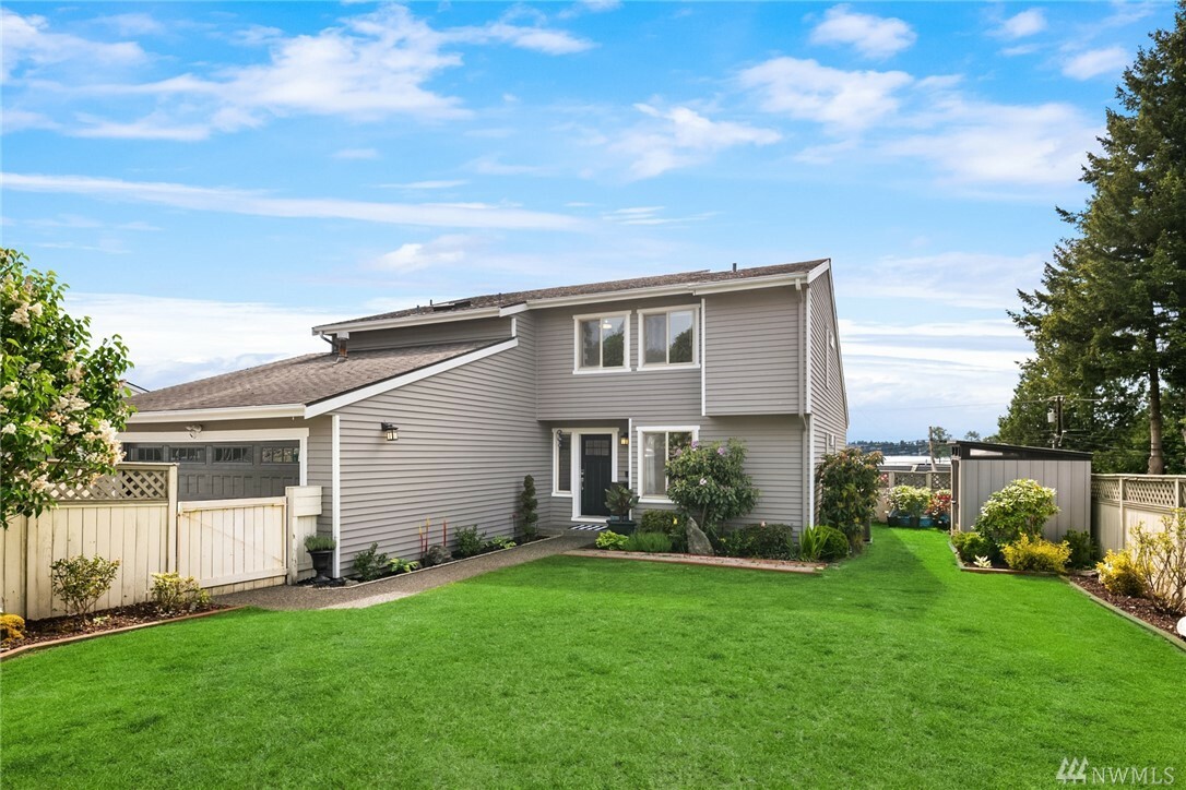 Property Photo: 11902 13th St NE WA 98258