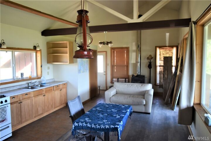 Property Photo: 102 Two Horse Rd WA 98859