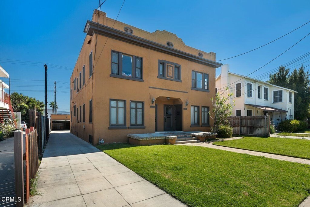 Property Photo: 4511 1/2 W 16th Place CA 90019
