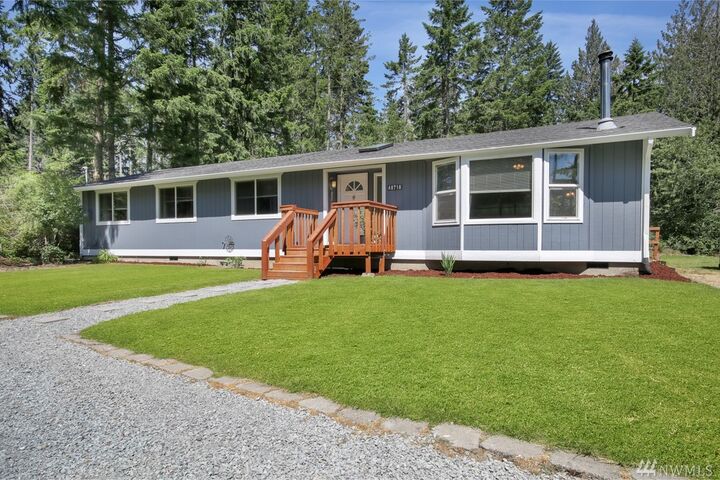 Property Photo:  40716 80th Ave E  WA 98328 