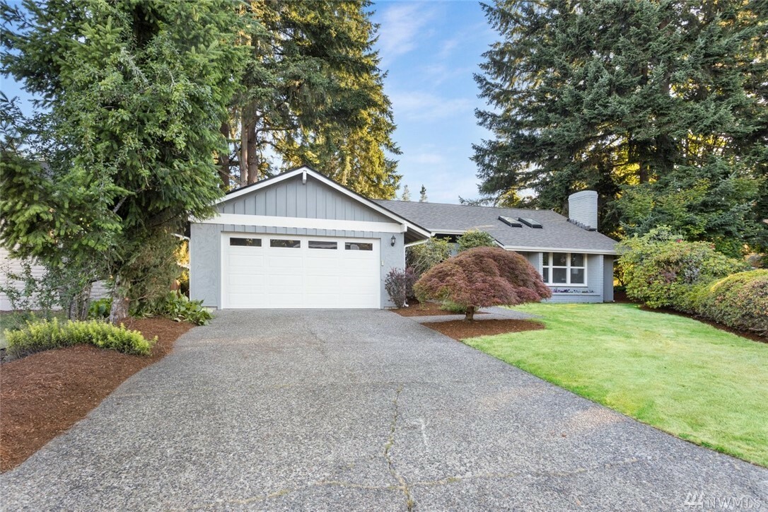 Property Photo:  13011 SE 69th St  WA 98006 