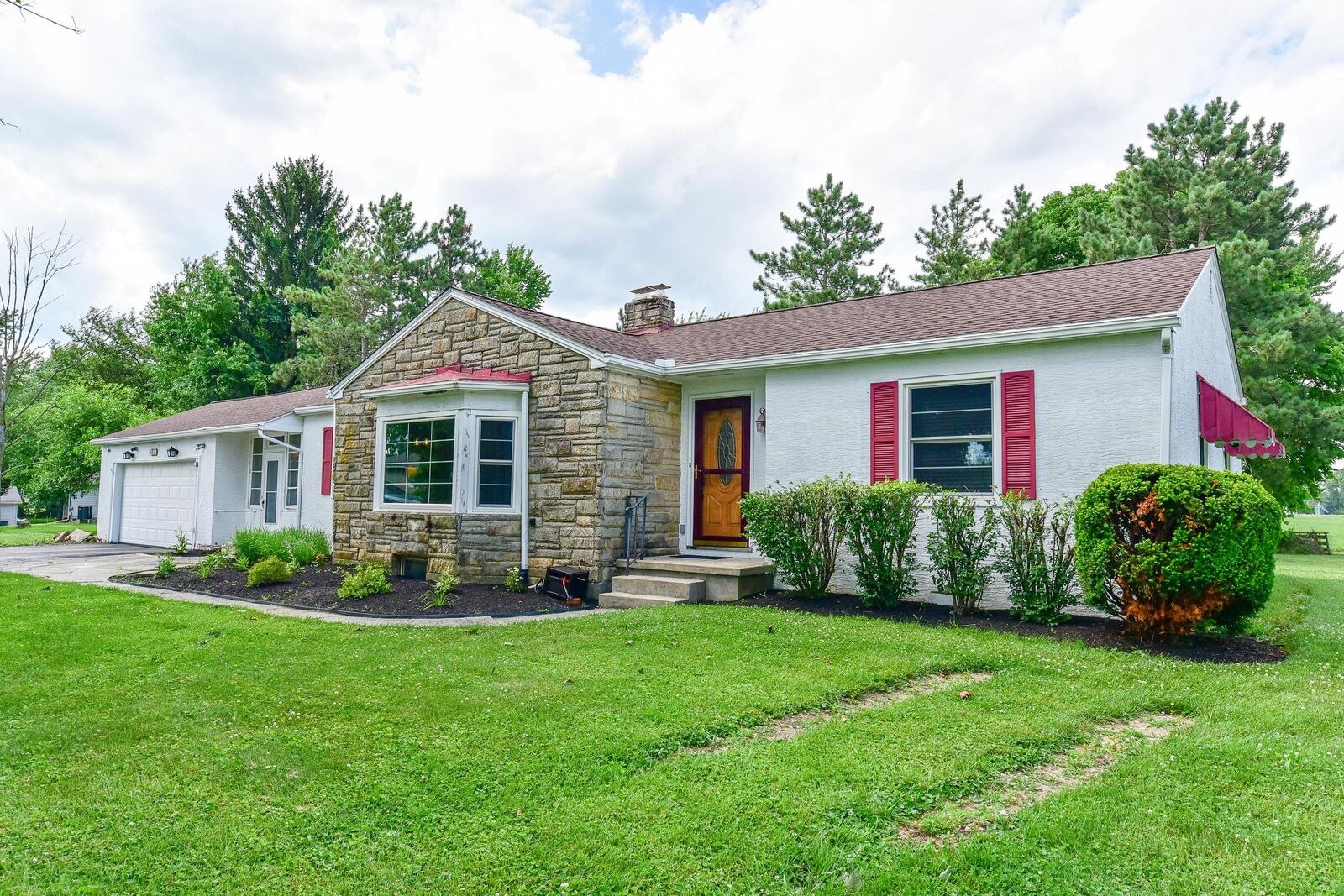 Property Photo: 106 Riverview Drive OH 43315