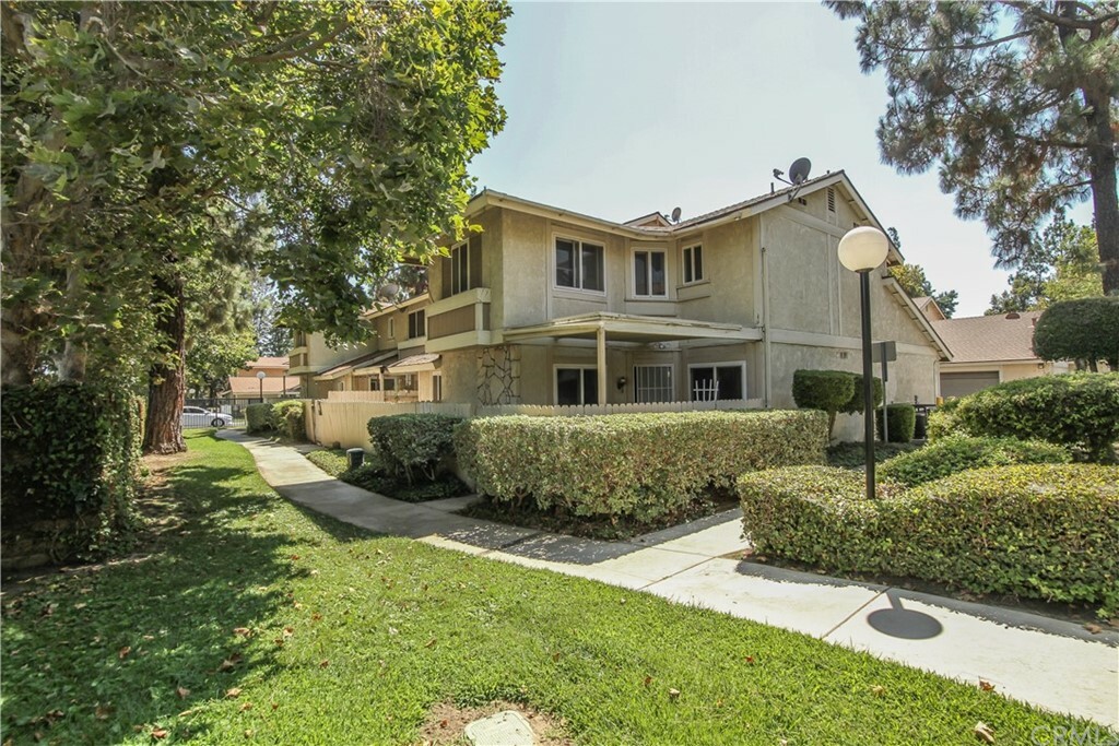 Property Photo:  1650 S Campus Avenue 8  CA 91761 